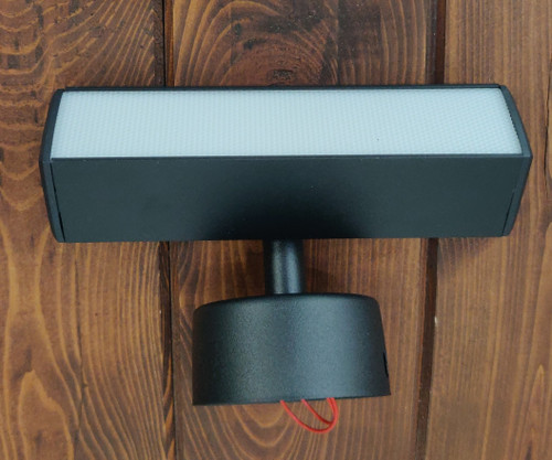 چراغ دیواری طرح مگنتی پایه ثابت برند نیولایت