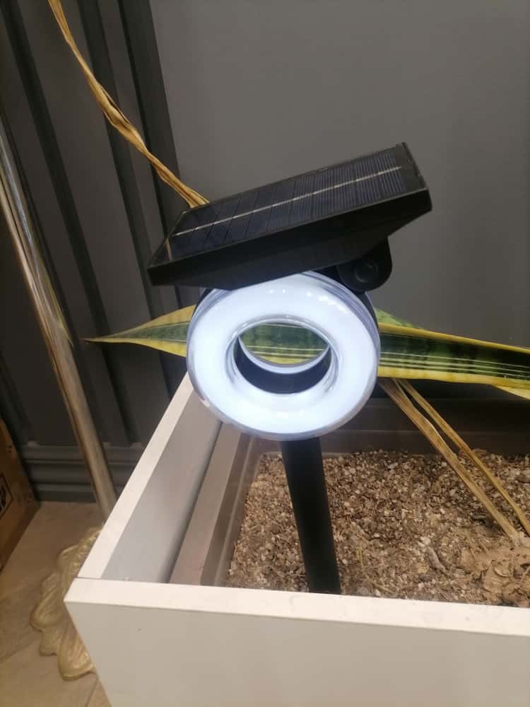 چراغ سولار باغی