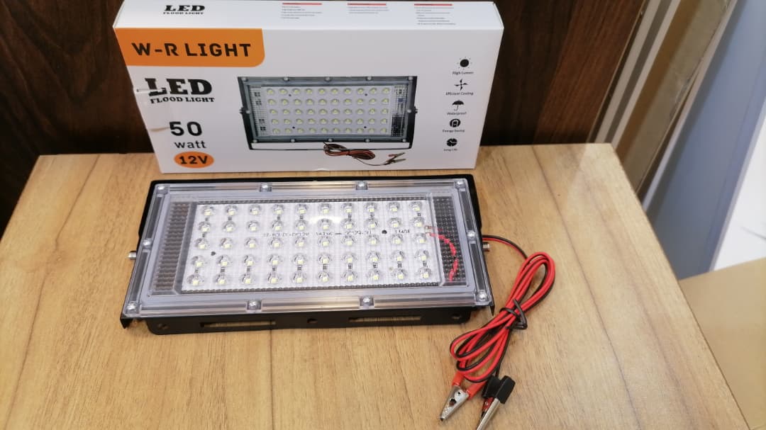 پرژکتور 50 وات 12 ولت ماشینی همراه کابل مهتابی