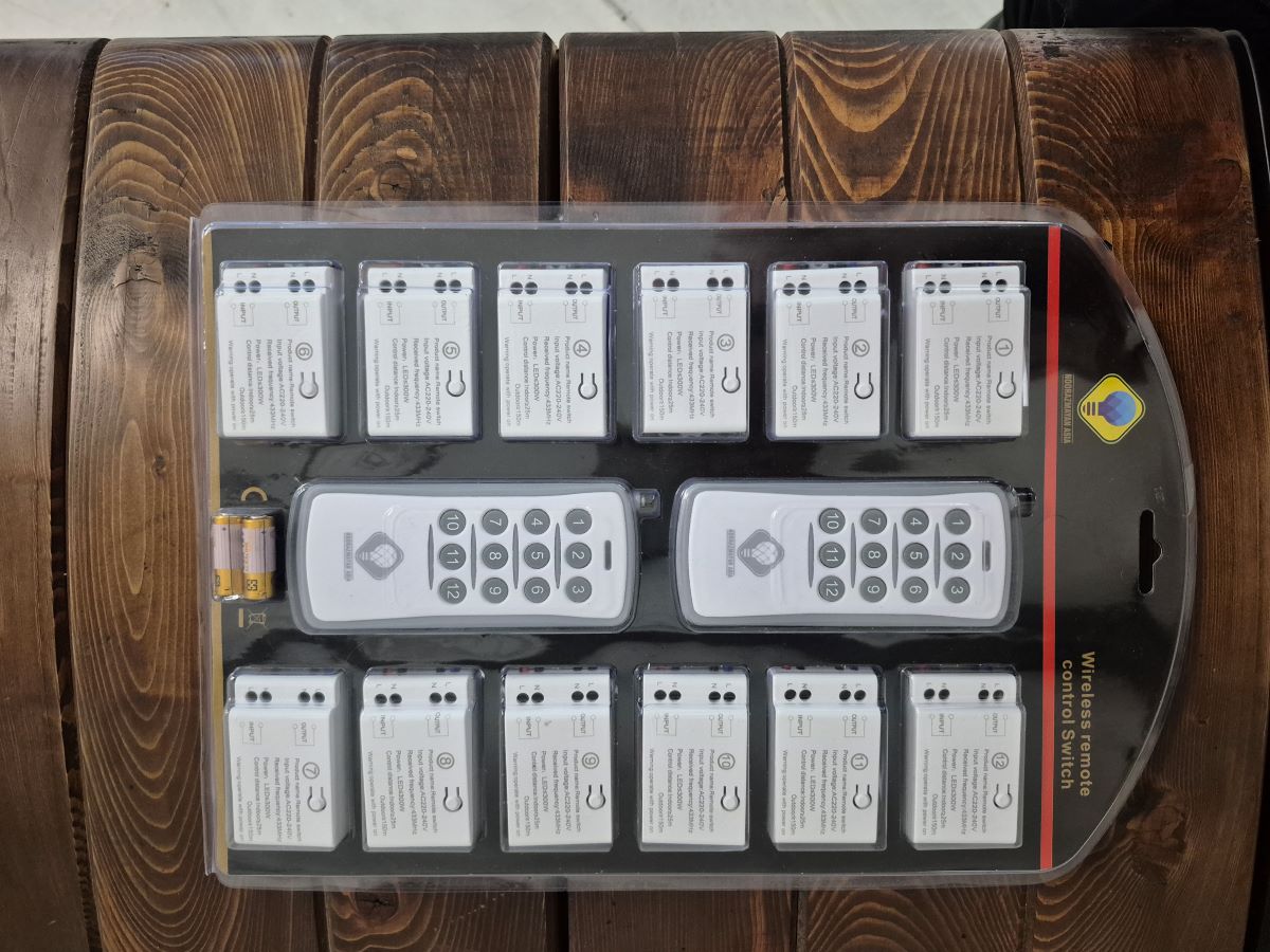 ریموت 12 کانال مجزا برند نور آزمایامان آسیا